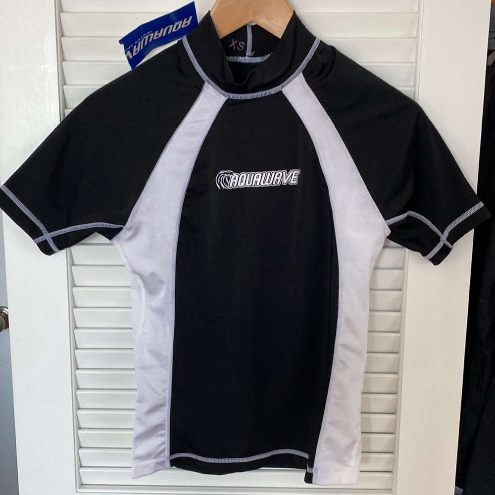 Rash guard shirt